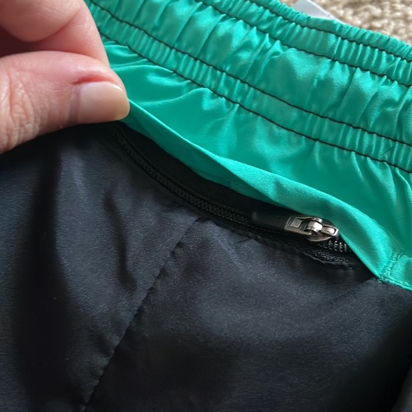 Nike Dri-Fit women’s shorts XS - Picture 4 of 5